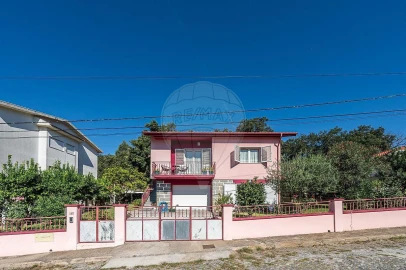 Moradia T3 para Venda em Ferreiros, Prozelo e Besteiros