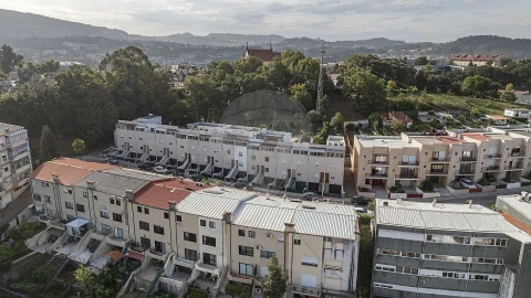 Moradia T3 para Venda em Creixomil