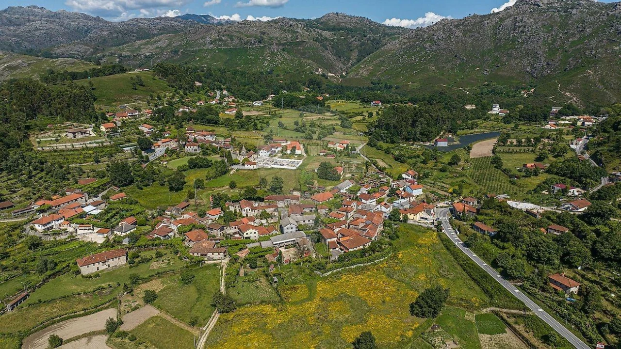 Moradia T4 para Venda em Covide Foto 2