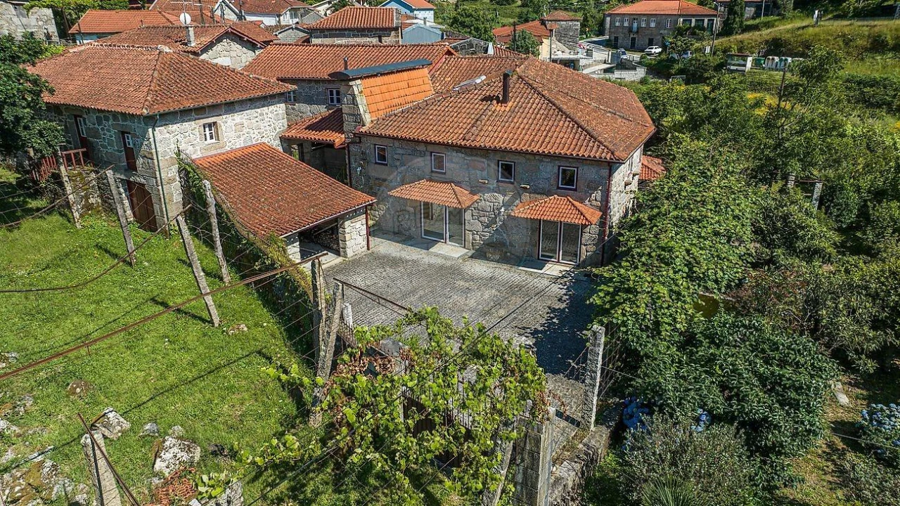 Moradia T4 para Venda em Covide Foto 8