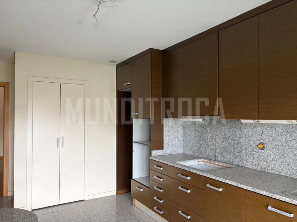 Apartamento T3 para Arrendamento em Nogueira, Fraião e Lamaçães Foto 2