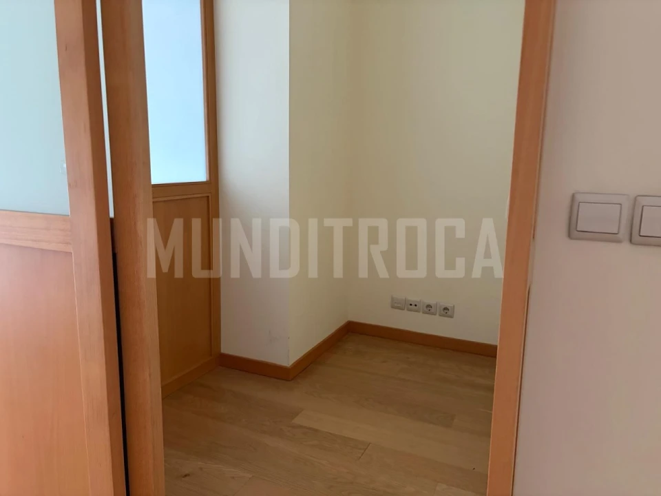Apartamento T3 para Arrendamento em Nogueira, Fraião e Lamaçães Foto 6