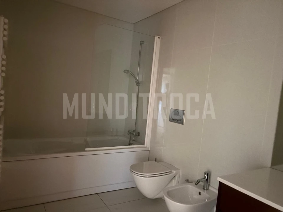Apartamento T3 para Arrendamento em Nogueira, Fraião e Lamaçães Foto 8