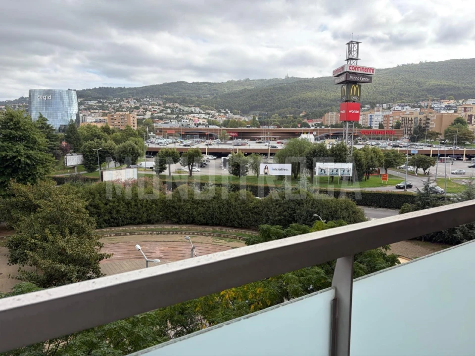 Apartamento T3 para Arrendamento em Nogueira, Fraião e Lamaçães Foto 13