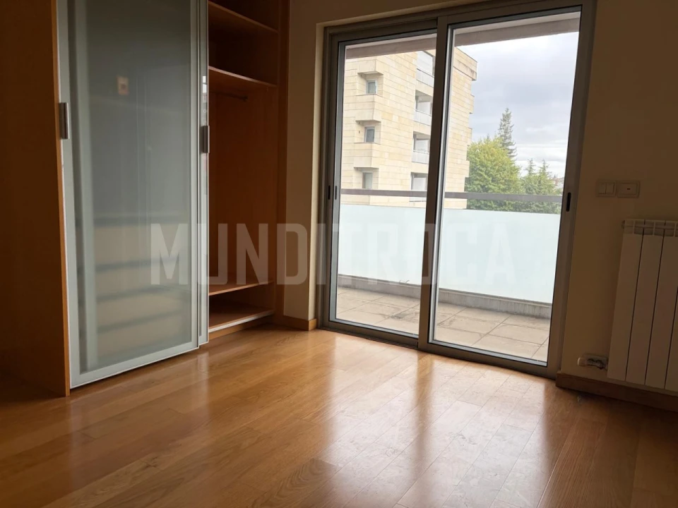 Apartamento T3 para Arrendamento em Nogueira, Fraião e Lamaçães Foto 15