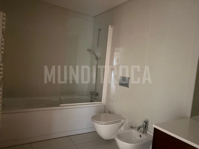 Apartamento T3 para Arrendamento em Nogueira, Fraião e Lamaçães Foto 8