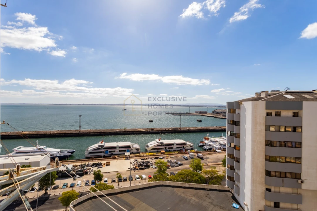 Apartamento T4 para Venda em Almada, Cova da Piedade, Pragal e Cacilhas Foto 2