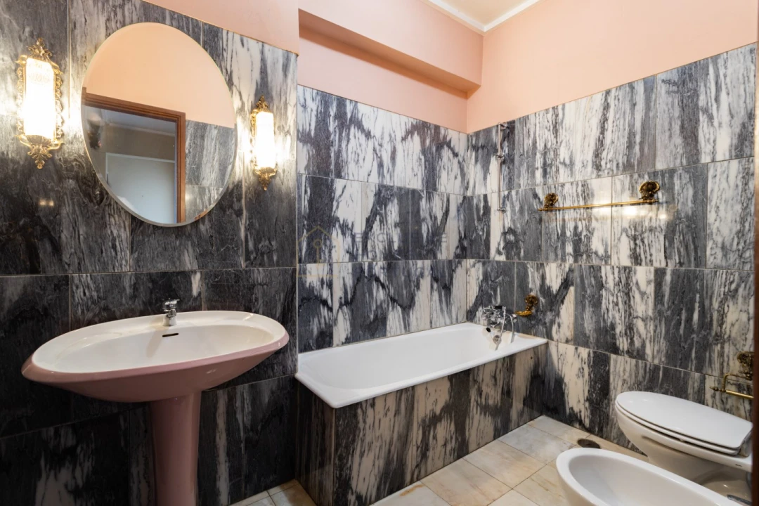 Apartamento T4 para Venda em Almada, Cova da Piedade, Pragal e Cacilhas Foto 25