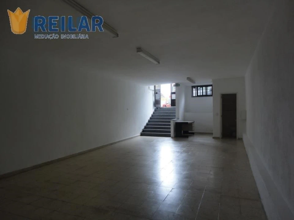 Armazém para Arrendamento em Santa Iria de Azoia, São João da Talha e Bobadela Foto 1
