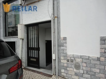Armazém para Arrendamento em Santa Iria de Azoia, São João da Talha e Bobadela
