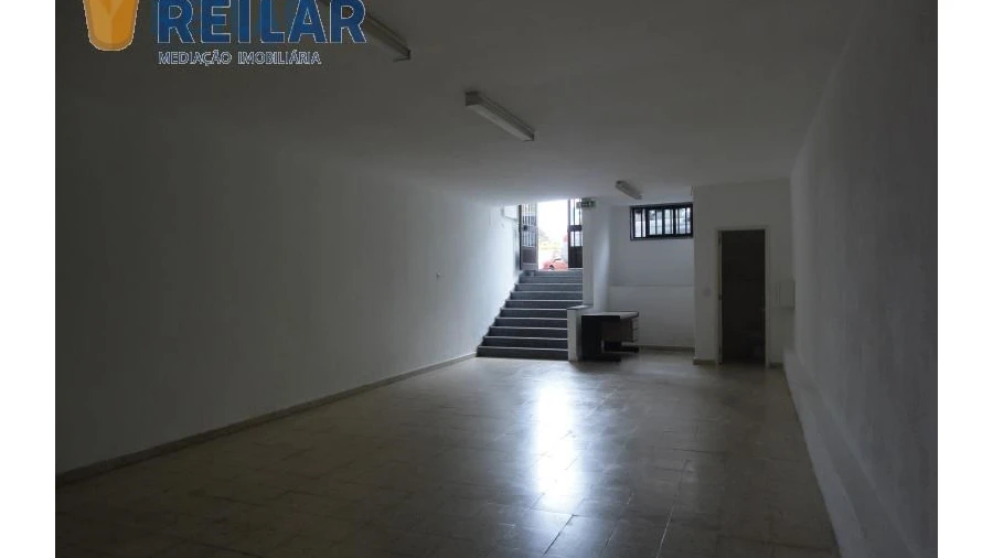 Armazém para Arrendamento em Santa Iria de Azoia, São João da Talha e Bobadela