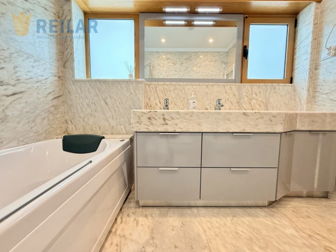 Apartamento T3 para Venda em Póvoa de Santa Iria e Forte da Casa Foto 36
