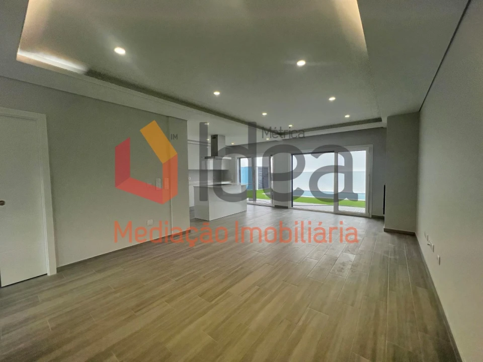 Moradia T1 para Venda em Fernao Ferro Foto 6