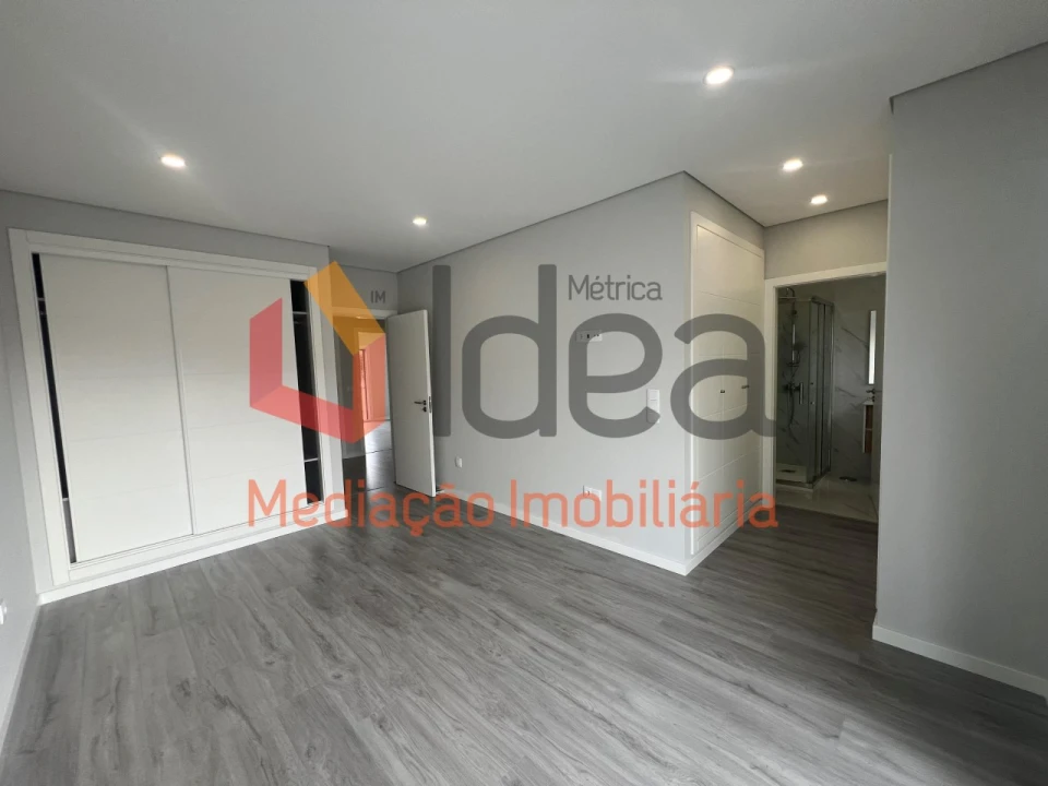Moradia T1 para Venda em Fernao Ferro Foto 10