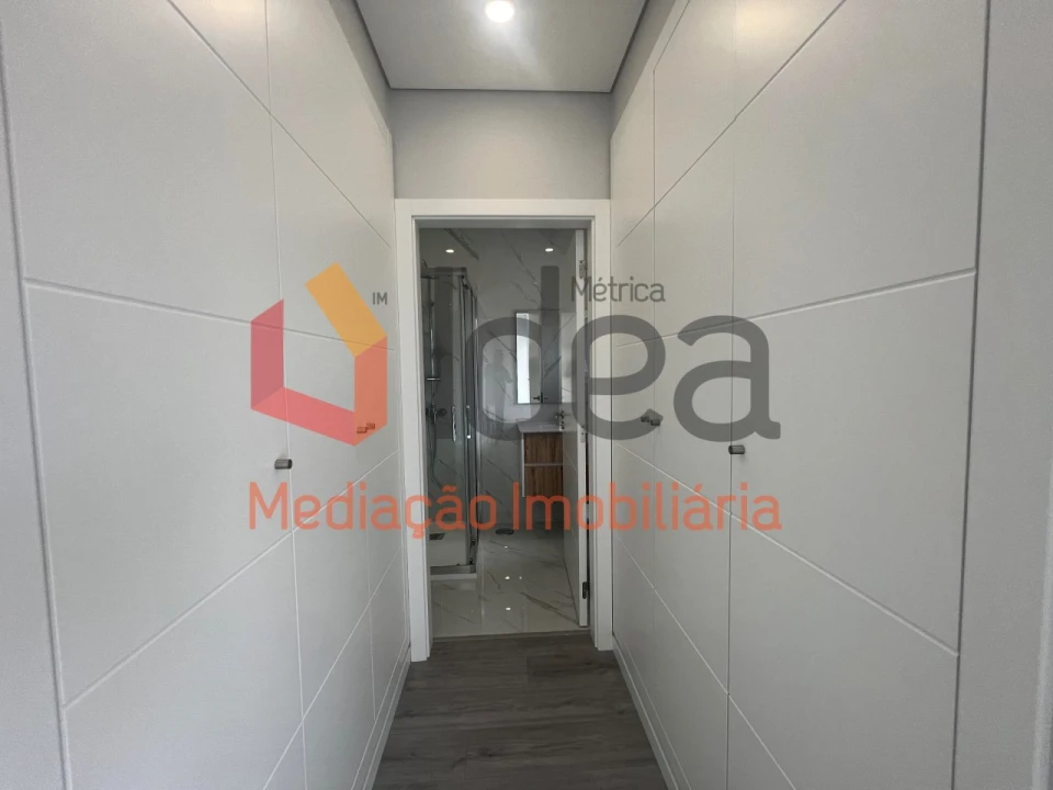 Moradia T1 para Venda em Fernao Ferro Foto 12