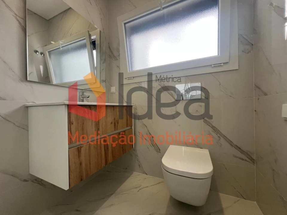 Moradia T1 para Venda em Fernao Ferro Foto 8