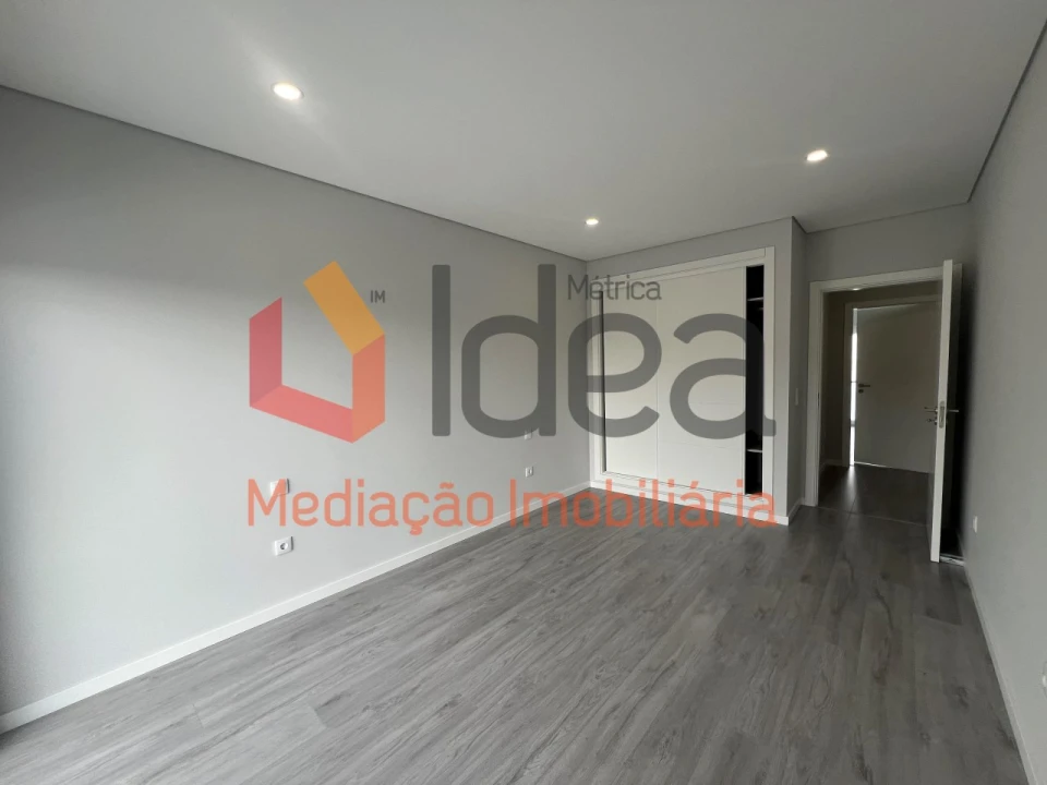 Moradia T1 para Venda em Fernao Ferro Foto 17