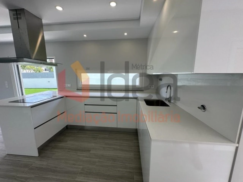 Moradia T1 para Venda em Fernao Ferro Foto 5