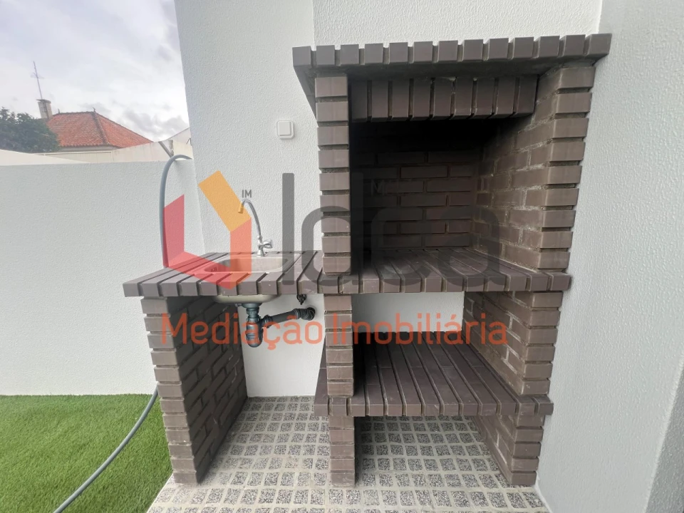 Moradia T1 para Venda em Fernao Ferro Foto 23