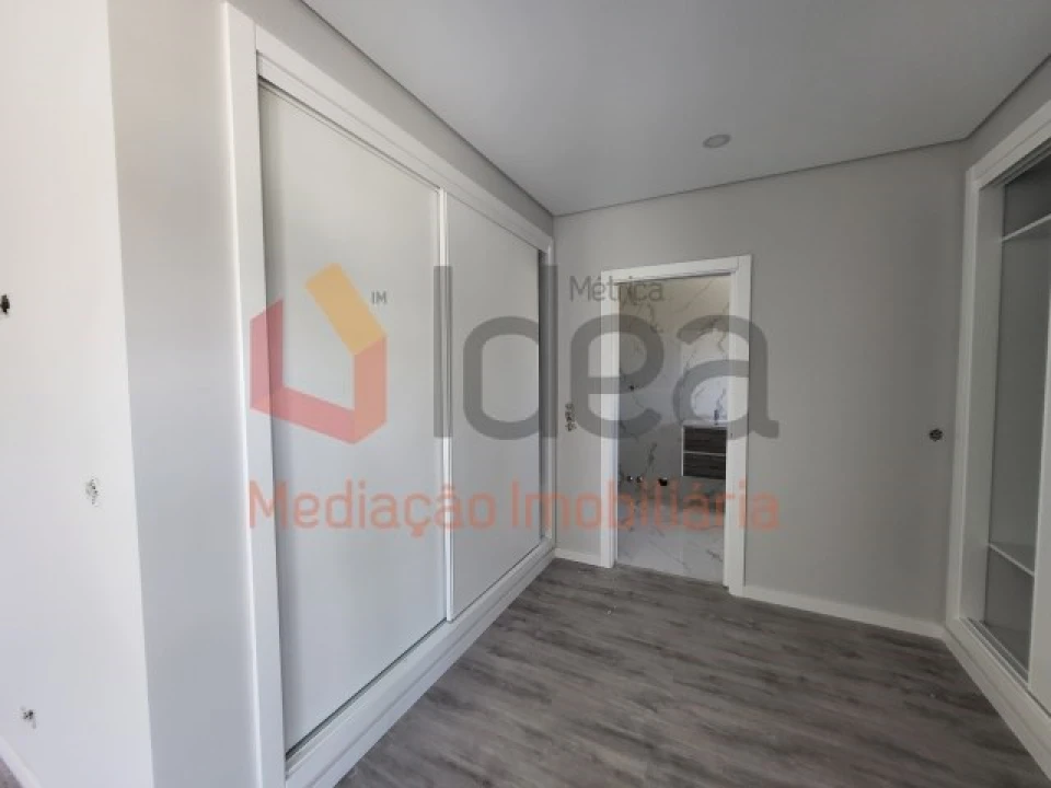 Moradia T1 para Venda em Fernao Ferro Foto 11