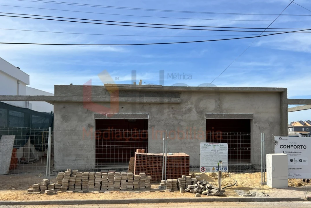 Moradia T1 para Venda em Fernao Ferro Foto 2