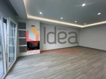 Moradia T1 para Venda em Fernao Ferro