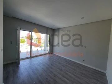 Moradia T1 para Venda em Fernao Ferro