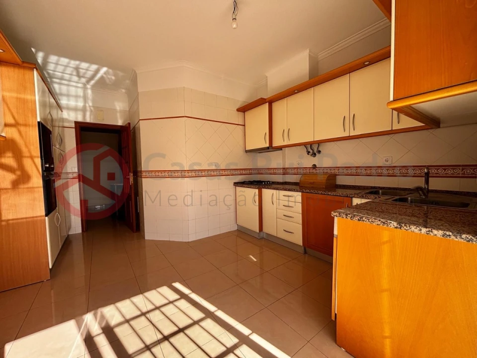 Apartamento T2 para Venda em Amora Foto 5