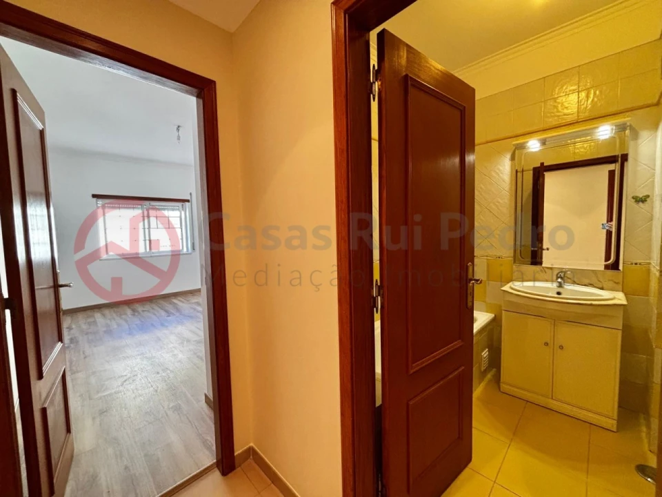 Apartamento T2 para Venda em Amora Foto 10