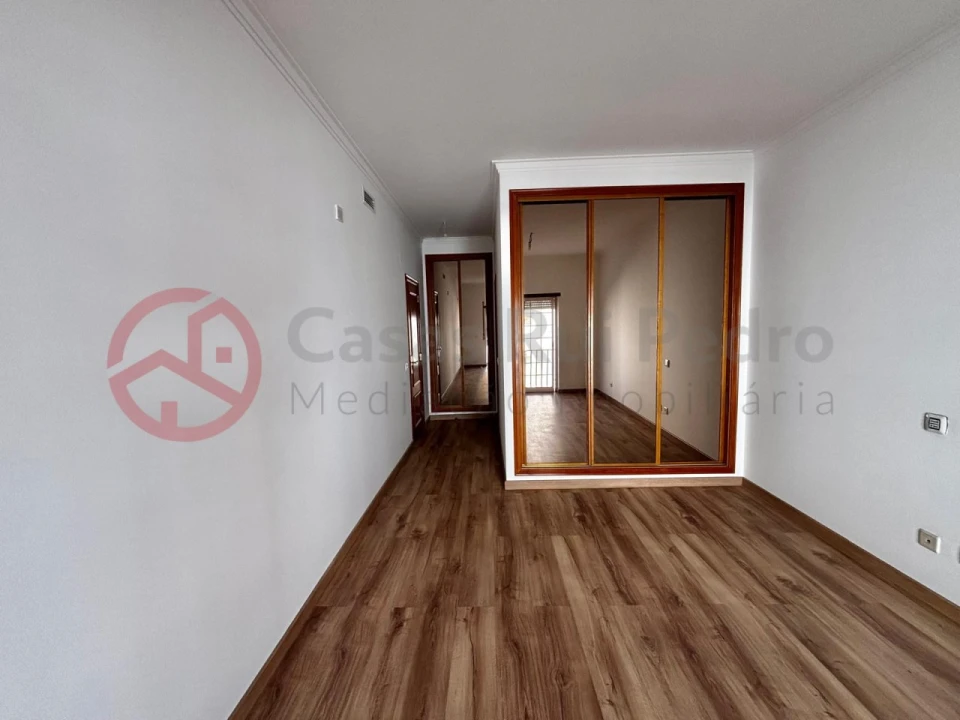 Apartamento T2 para Venda em Amora Foto 13