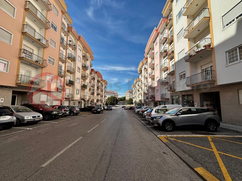 Apartamento T2 para Venda em Amora Foto 25