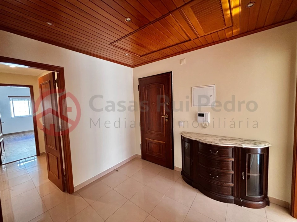 Apartamento T2 para Venda em Amora Foto 7