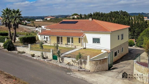 Moradia T4 para Venda em Salir de Matos