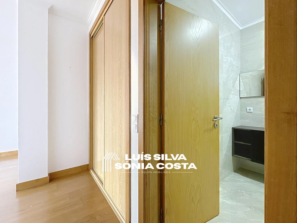Apartamento T3 para Venda em Lourosa Foto 22