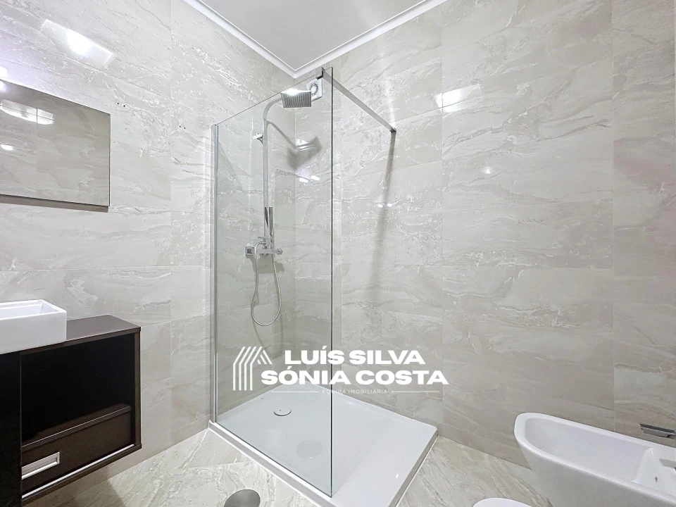 Apartamento T3 para Venda em Lourosa Foto 23
