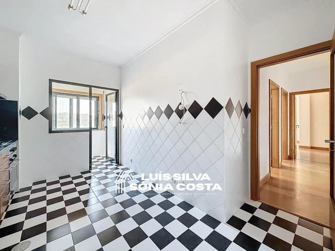 Apartamento T3 para Venda em Lourosa Foto 17