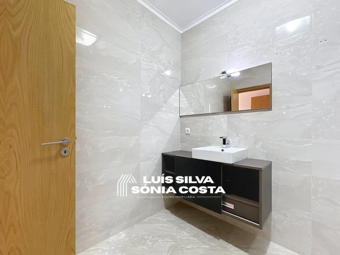 Apartamento T3 para Venda em Lourosa Foto 24