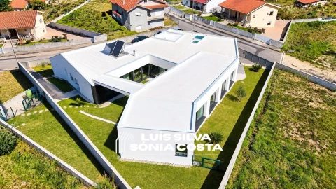 Moradia T5 para Venda em São João de Ver