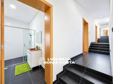 Moradia T5 para Venda em São João de Ver