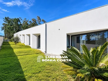Moradia T5 para Venda em São João de Ver