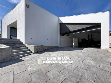 Moradia T5 para Venda em São João de Ver