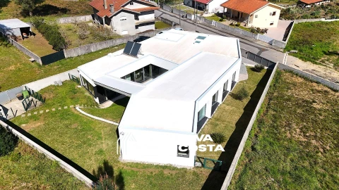 Moradia T5 para Venda em São João de Ver