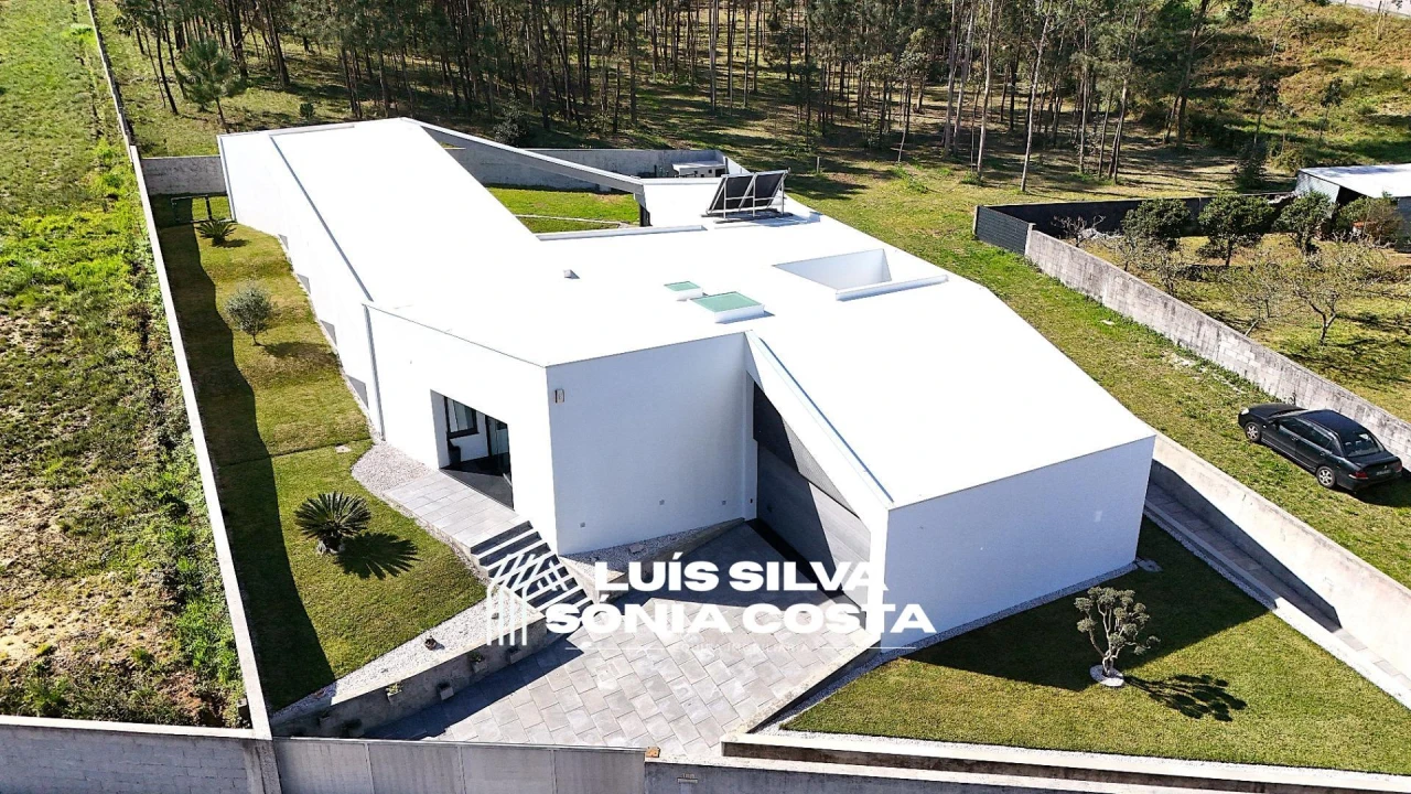 Moradia T5 para Venda em São João de Ver Foto 1