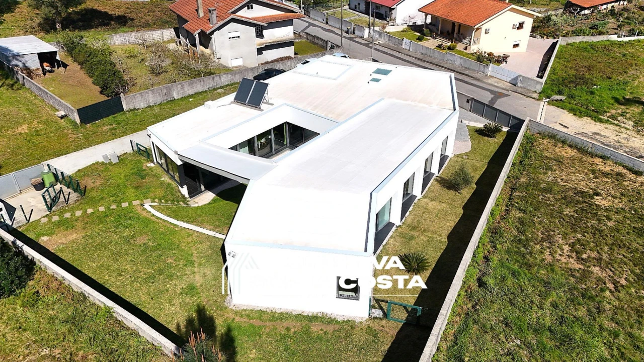 Moradia T5 para Venda em São João de Ver Foto 4