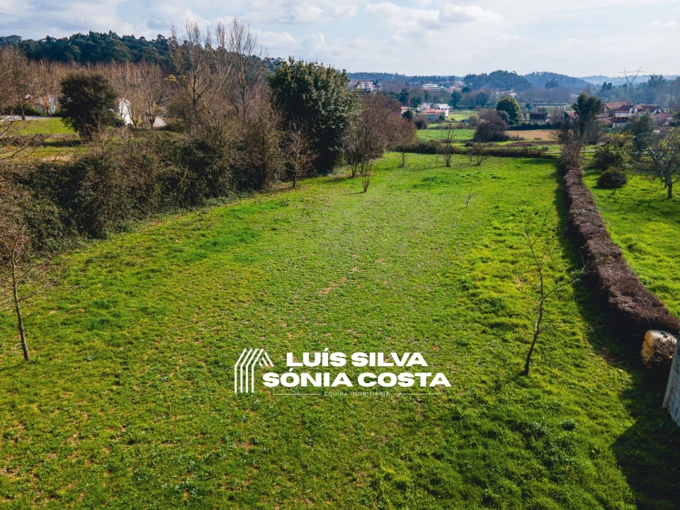 Terreno para Venda em Santa Maria da Feira, Travanca, Sanfins e Espargo Foto 1