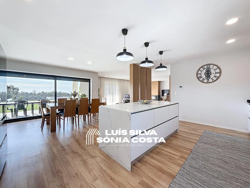 Moradia T4 para Venda em Vila de Cucujães Foto 20