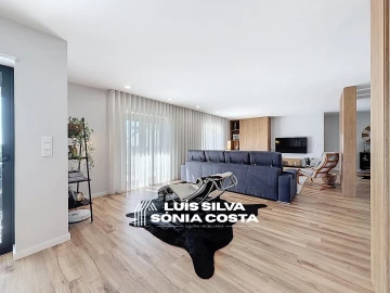 Moradia T4 para Venda em Vila de Cucujães