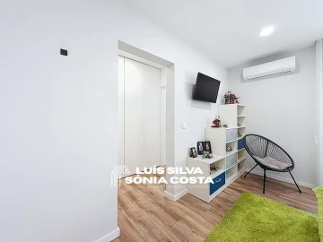 Moradia T4 para Venda em Vila de Cucujães