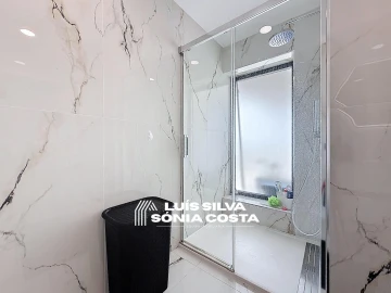 Moradia T4 para Venda em Vila de Cucujães