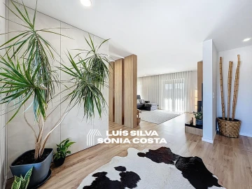 Moradia T4 para Venda em Vila de Cucujães